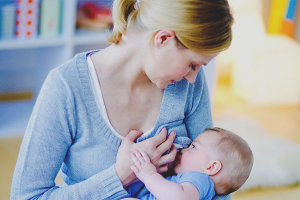 Comment donner un sein à un bébé