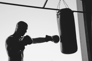 Come appendere un sacco da boxe in un appartamento