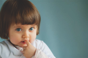 Cómo destetar a un niño para morderse las uñas