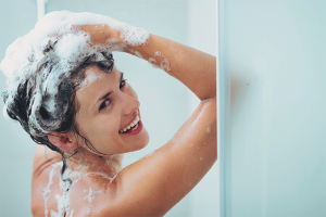 Comment se laver les cheveux avec un shampooing