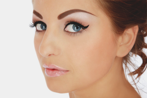 Comment supprimer le tatouage des sourcils