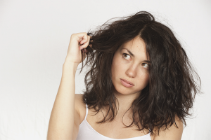 Comment se débarrasser des cheveux secs