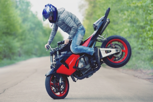 Comment freiner sur une moto