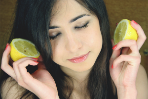 Comment éclaircir les cheveux de citron à la maison