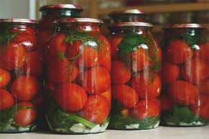 Cómo conservar los tomates para el invierno.