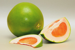 Beneficio e danno pomelo