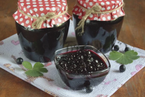 Black elderberry jam