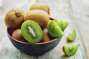 I benefici e i danni del kiwi