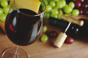 Los beneficios y daños del vino tinto.