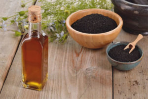 Propriétés et contre-indications utiles de l'huile de cumin noir