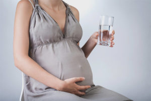 De l'eau pendant la grossesse