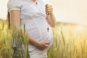 ¿Pueden las mujeres embarazadas ir a la iglesia?