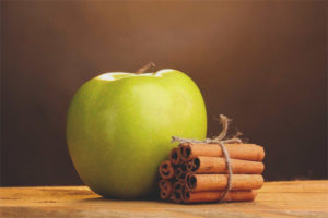 Pommes et cannelle pour nettoyer le corps