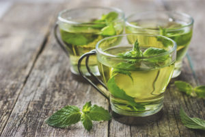 Los beneficios y daños del té de menta