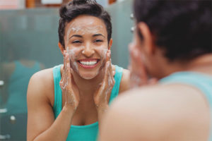 Posso lavarmi la faccia con il sapone