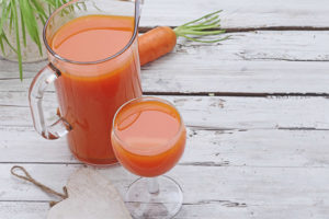 How to make carrot juice for the winter